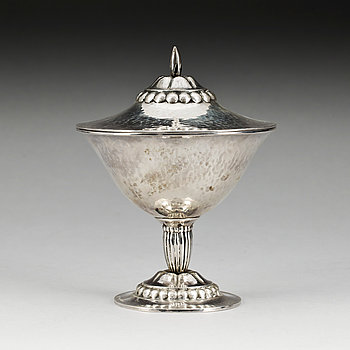 280410. LOCKPOKAL, silver, CF Carlman, Stockholm 1919. Vikt 200 gram.