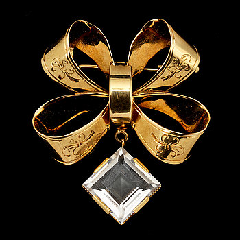 281007. BROSCH samt ÖRHÄNGEN, 18k guld med fasettslipad bergkristall, Stigbert Stockholm, 1949. Tot vikt 10 g.