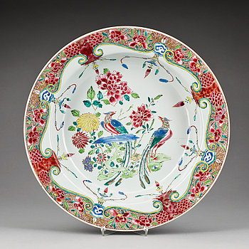 281945. SKÅLFAT, porslin, Qianlong, Kina 1700-tal.