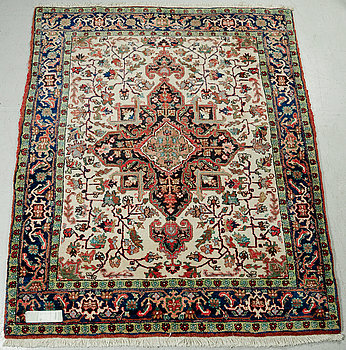 284092. MATTA, Heriz, 160 x 95.