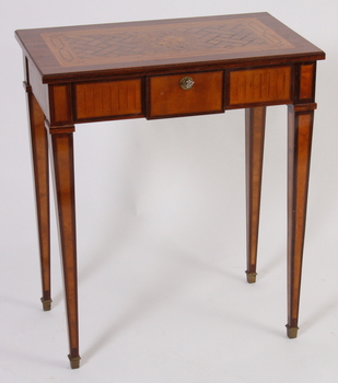 285. SYBORD, gustaviansk stil.