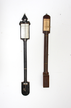 28867. BAROMETRAR, 2 st, jugend, 1900-talets första hälft.