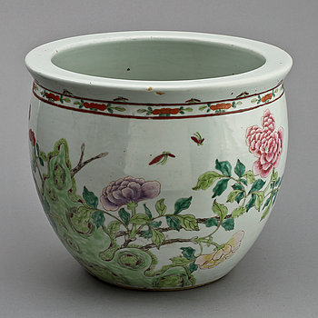 288800. FISKBASSÄNG, porslin, Kina, 1900-talets första hälft.