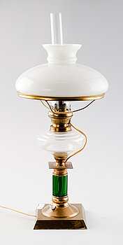 289821. BORDSFOTOGENLAMPA, mässing och glas, sekelskiftet 1900.