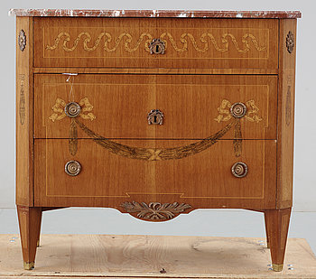 292397. BYRÅ, gustaviansk stil 1900-talets mitt.