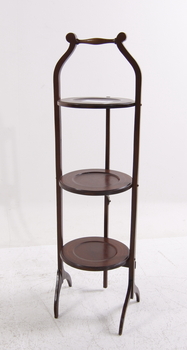 30673. CAKESTAND, engelsk stil, 1900-tal.