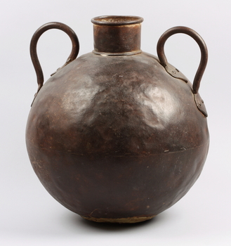 31361. KRUKAVAS. Metall. Guatemala.