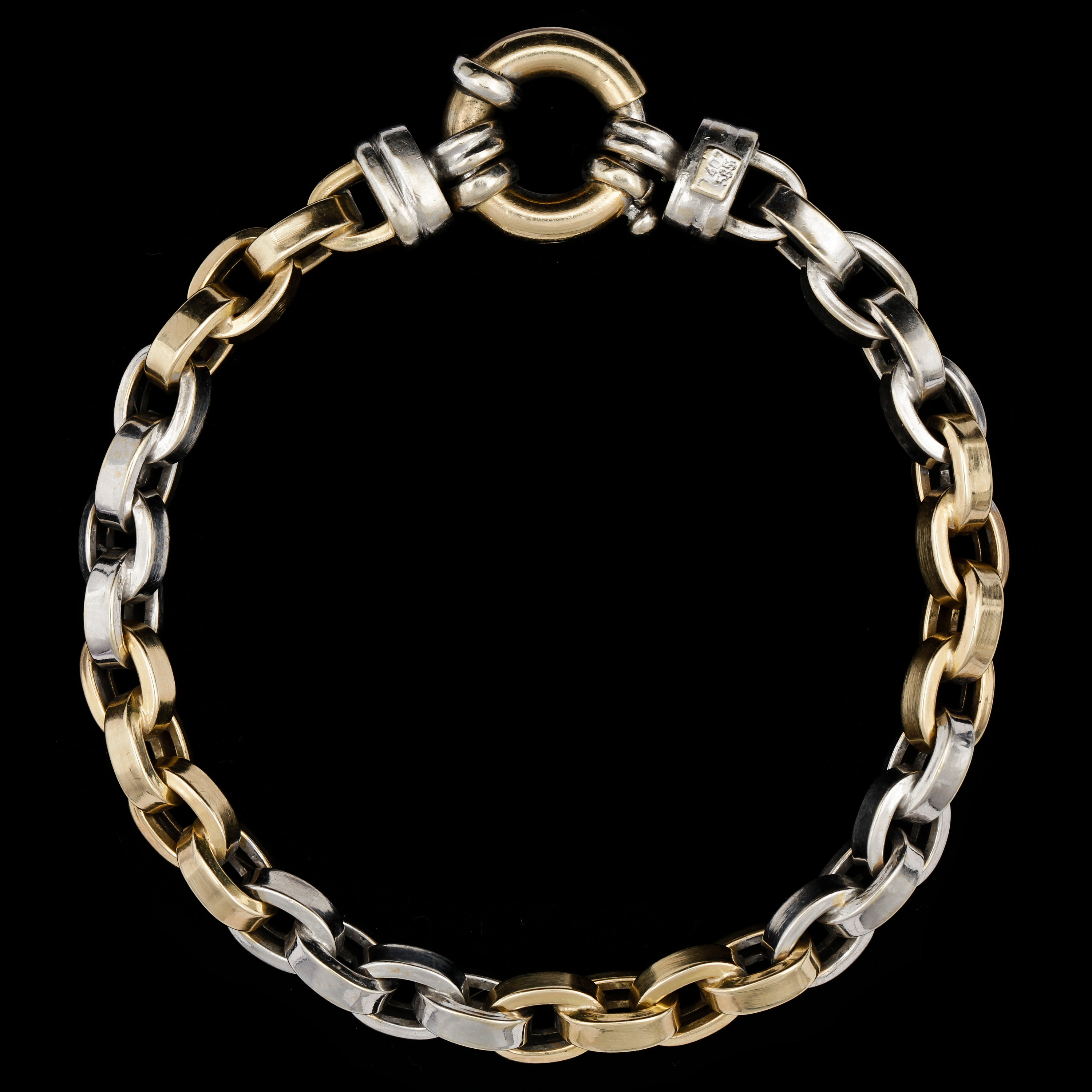 A gold and white gold bracelet, weight 18,8 g. Bukowskis