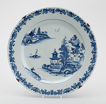 334606. FAT, porslin, Kina, Qianlong 1736-1795.