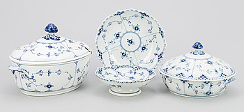 335334. PARTI PORSLIN, 4 delar, Musselmalet, Royal Copenhagen, 1900-tal.