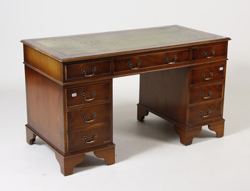 33583. SKRIVBORD, engelsk stil.