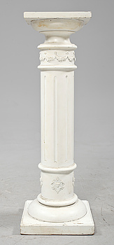 340201. PIEDESTAL, gustaviansk stil, 1900-tal.