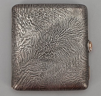 341059. CIGARETTETUI, silver, finska stämplar 1931. Vikt. 211 g.