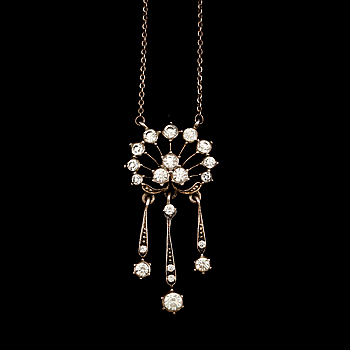 343556. COLLIER, silver infattad med pastestenar, tidigt 1900-tal.