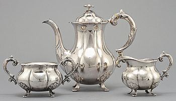 346246. KAFFESERVIS, 3 delar, silver, rokokostil, 1900-tal. Vikt 1 240 g.