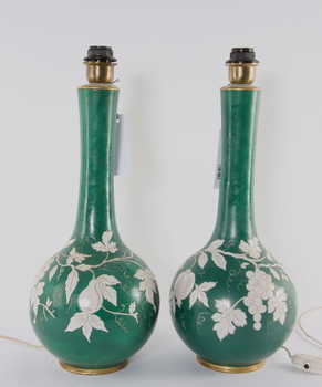 34661. BORDSAMATURER, ett par, Keramik, Italien, 1900-tal.