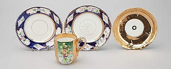 348076. KOPP samt FAT, 3 st, porslin, Kuznetsov, Ryssland.