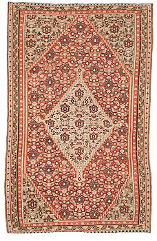 349986. MATTA, semiantik Senneh kelim. Ca 205,5 x 128,5 cm.