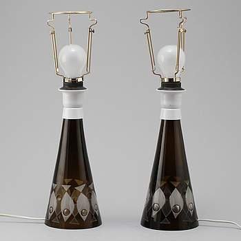 350800. BORDSLAMPOR, ett par, glas, Kosta, 1900-talets andra hälft.