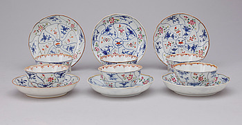 351595. KOPPAR MED FAT, 6 st, porslin, Kina, 1700-tal.