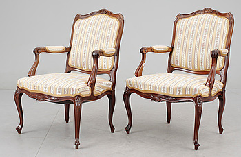 354276. KARMSTOLAR, ett par, rokokostil, 1900-tal.