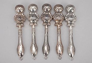354495. SKALLROR, 5 st, silver 830. Vikt 109 g.