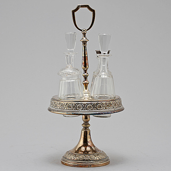 354713. BORDSSURTOUT, nysilver samt glas, 1900-talets första del.