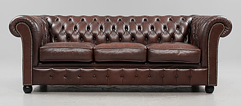 354831. SOFFA, Chesterfield-modell, 1900-talets andra hälft.