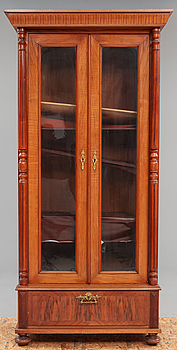 357448. BOKSKÅP, nyrenässans, sent 1800-tal.