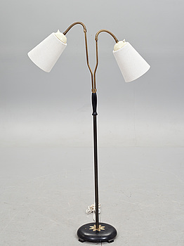 357991. GOLVLAMPA, 1900-talets mitt.