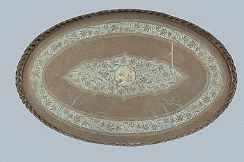 359335. BRICKA, mässing, orientalisk, 1900-tal.
