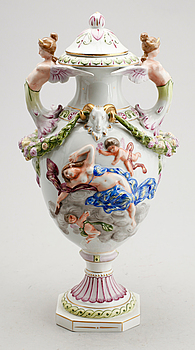 360231. LOCKURNA, porslin, Sitzendorf, Tyskland, 1900-talets första hälft.