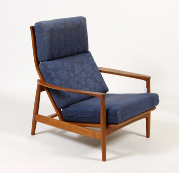 36075. KARMSTOL, teak, 1900-talets andra hälft.