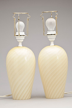 361253. BORDSLAMPOR, ett par, glas, trol Italien, 1900-talets andra hälft.