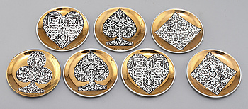 362707. GLASUNDERLÄGG, 7 st, porslin, Fornasetti, Milano, Italien. 1900-talets tredje kvartal.