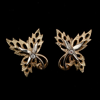 362939. ÖRHÄNGEN, briljantslipade diamanter ca 0.04 ct. 18K guld, Sovjetunionen. Vikt ca 6 g.