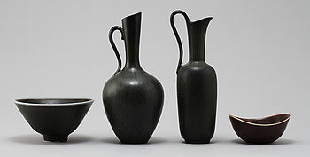 363907. KANNOR, 2 st samt SKÅLAR, 2 st, stengods, Gunnar Nylund samt Carl Harry Stålhane, Rörstrand, 1900-talets andra hälft.
