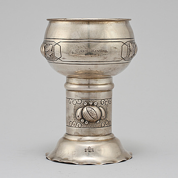 365562. SKÅL PÅ FOT, silver, jugend, Carl Gustaf Hallberg, Stockholm, 1918. Vikt 300 g.