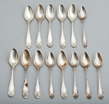 374716. TESKEDAR, 14 st snarlika, silver, svenska stämplar, 1800-tal. Vikt ca 309 g.