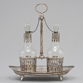 377329. BORDSSURTOUT, silver, omkring 1900. Total vikt 800 g.