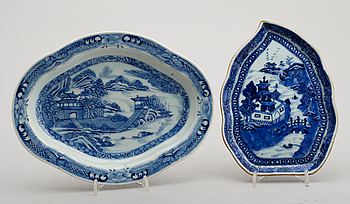 377863. FAT, 2 st, porslin, Kina, Qianlong 1736-1795.