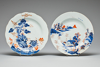378149. TALLRIKAR, 2 st. Porslin, Kina Qianlong1736-1795.