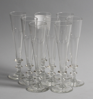 37913. CHAMPAGNEGLAS, 8 st, 1800-talets andra hälft.