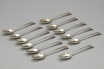 379748. SKEDAR, 8 12, silver, London, 1781. Totalvikt ca 840 gram.