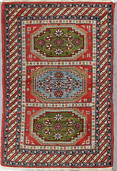 380206. MATTA, sannolikt Kaukas, ca 152x101 cm.