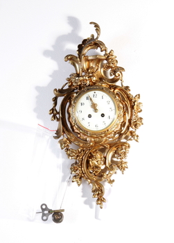 3839. VÄGGPENDYL, Louis XV-stil. Japy Frere, Paris.