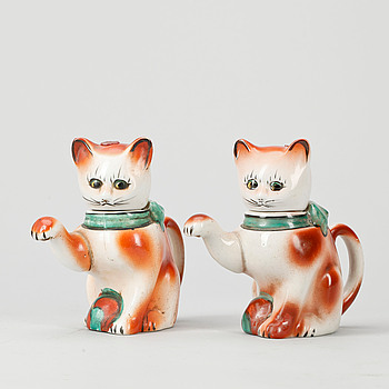 383956. KANNOR, ett par, porslin, Kina, 1900-talets första hälft.