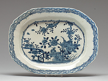 384423. STEKFAT, porslin. Kina Qing, 1800-tal.