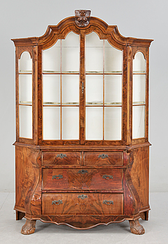 386486. VITRINSKÅP, barockstil, 1900-talets första hälft.
