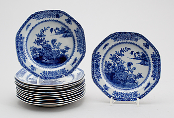 387040. ASSIETTER, 12 st, porslin, Kina, 1700-1800-tal.